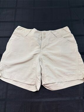 Women’s Light Cream Bermuda Shorts with Elastic Waist